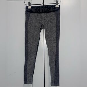 Gymshark Seamless Leggings Grey/Black | Small